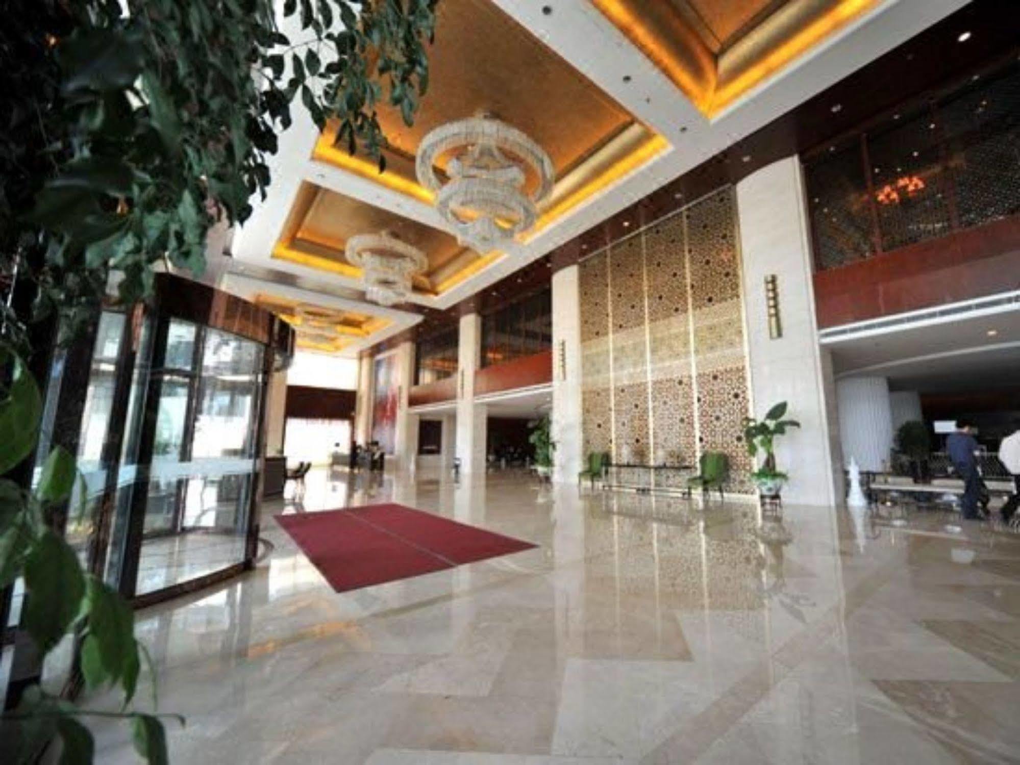 S&N Dalian Hotel Exterior photo